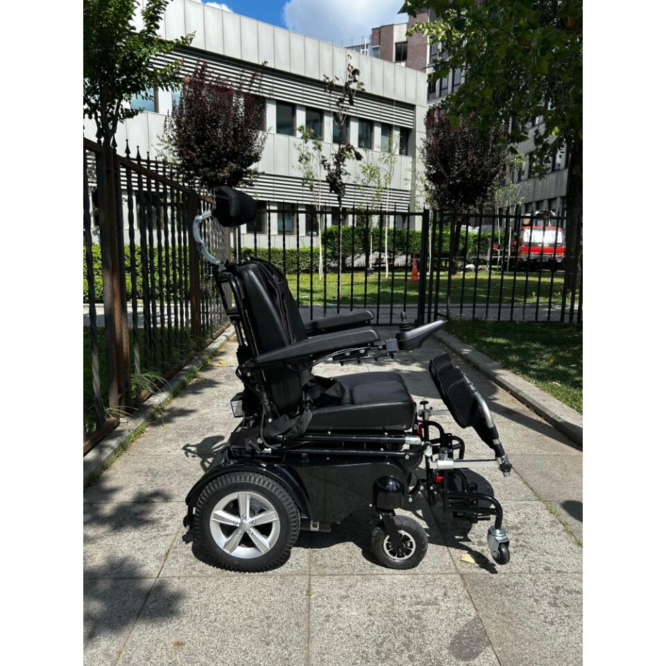 Poylin P302 Ultra Lüks Ayağa Kaldıran Akülü Tekerlekli Sandalye