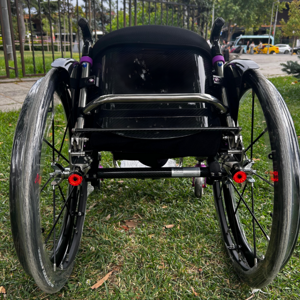 Poylin P153 Aktif Tekerlekli Sandalye (Titanyum)